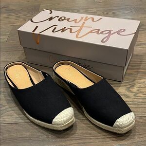 NWT Crown Vintage Black Canvas Espadrilles Size 8M